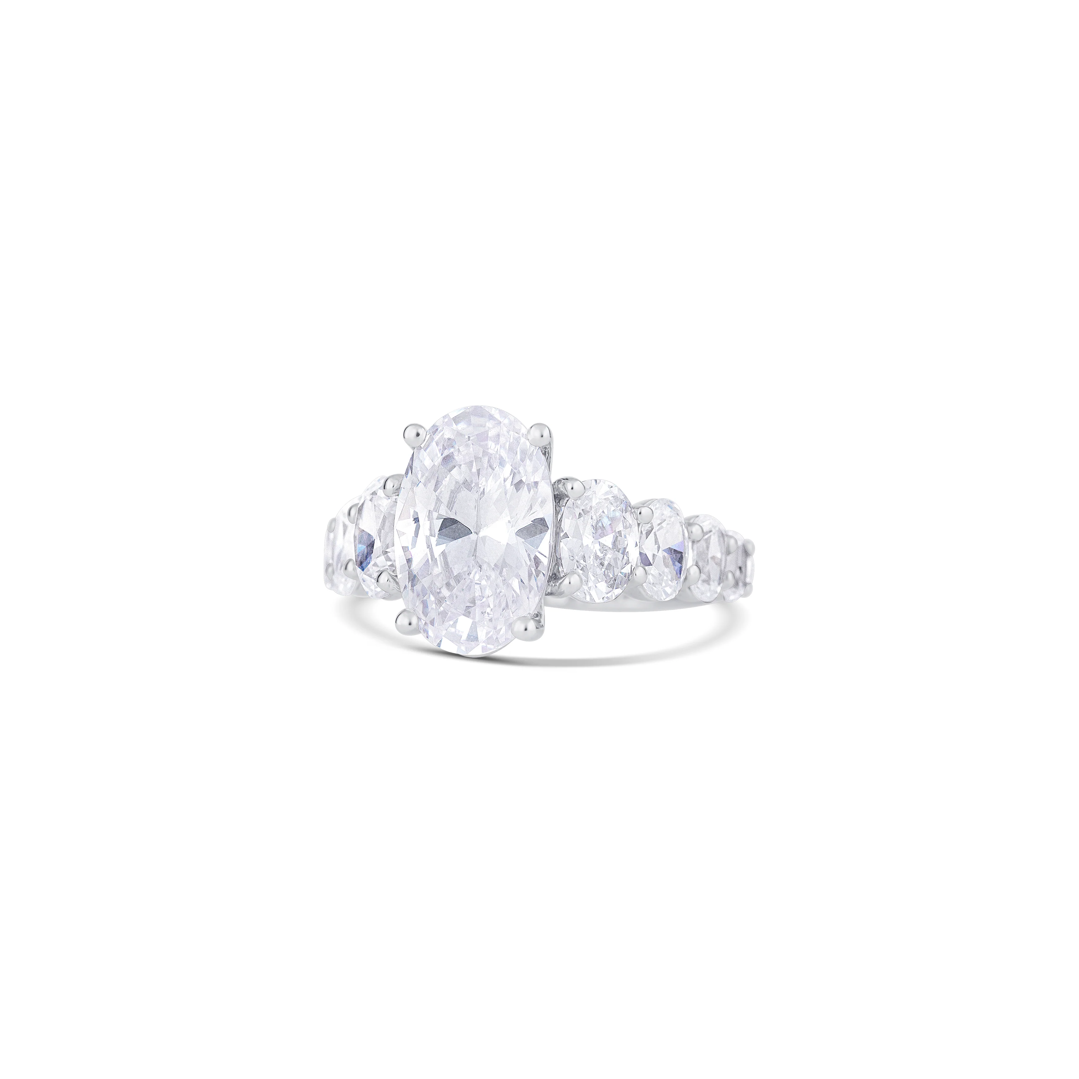 14K White Gold Graduated Oval Diamond Engagement Ring - Image 2