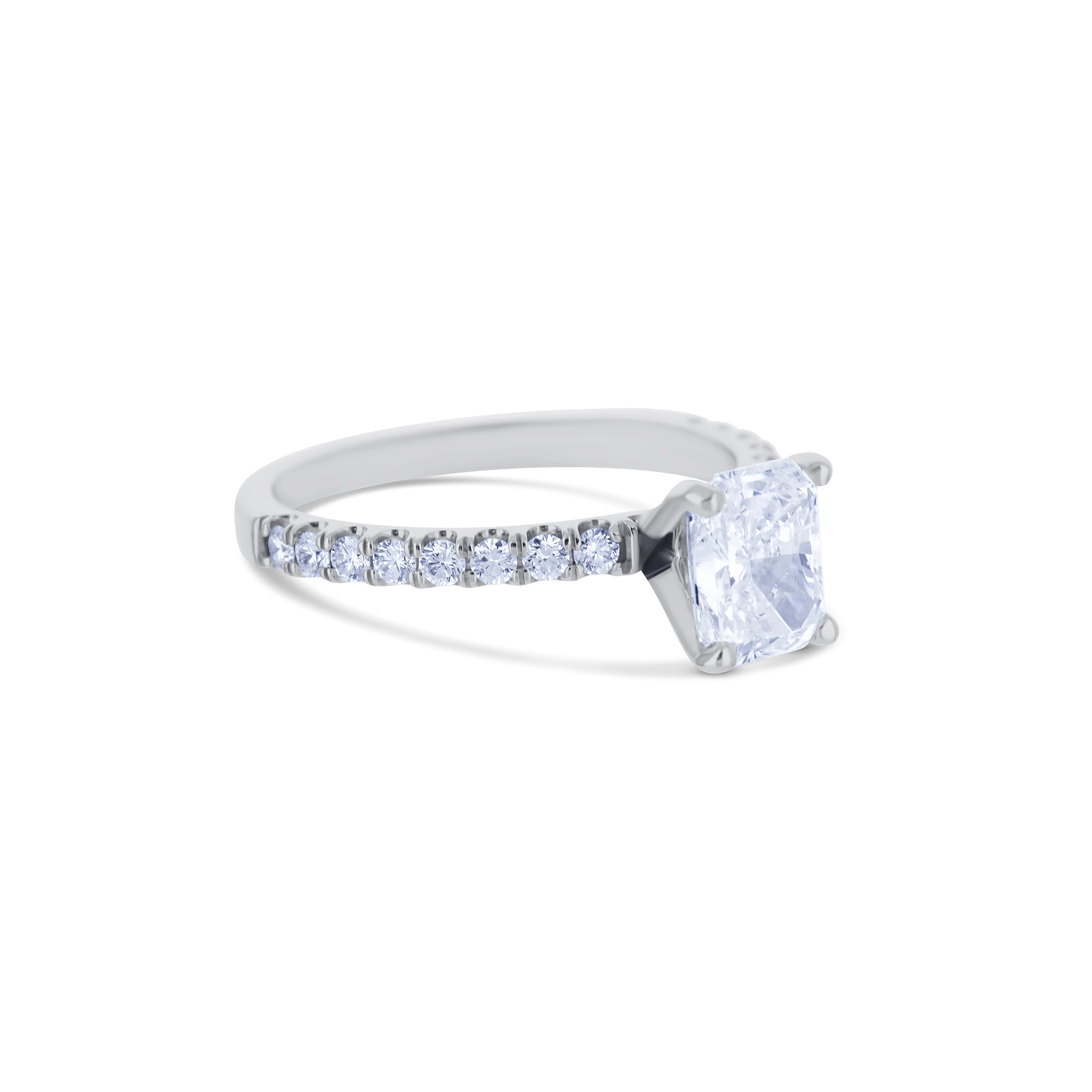 14K White Gold Ring With A 1.60 Carat Cut-Cornered Rectangular Diamond - Image 3