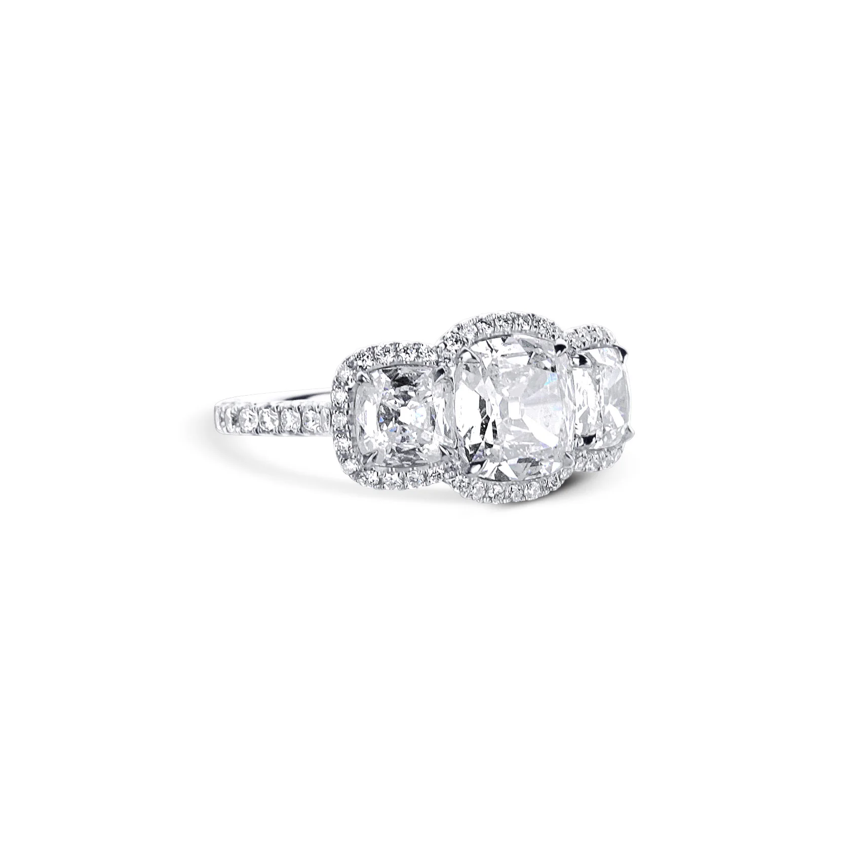 18K White Gold Cushion Cut Brilliant Diamond Engagement Ring - Image 4