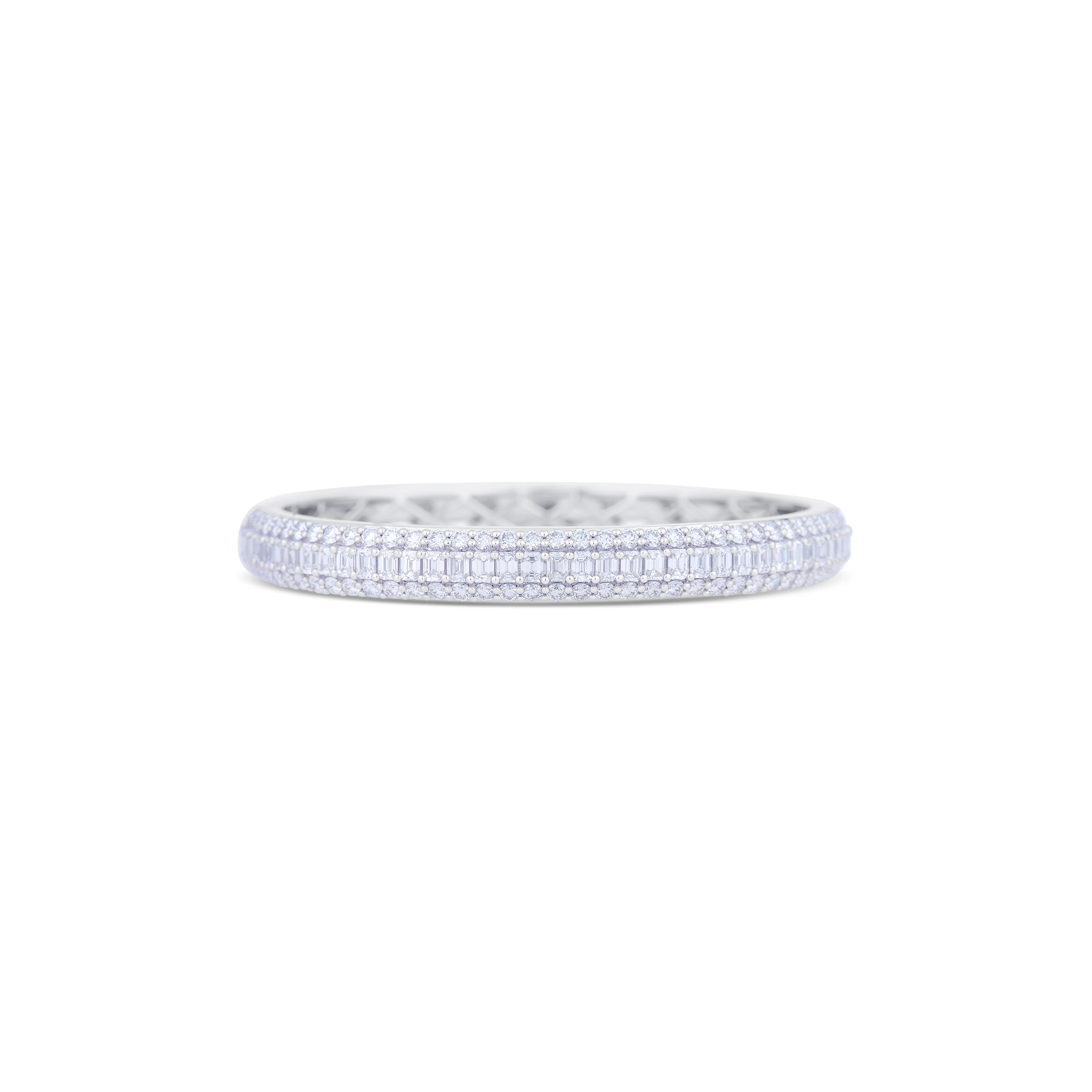 18K White Gold Diamond Bangle
