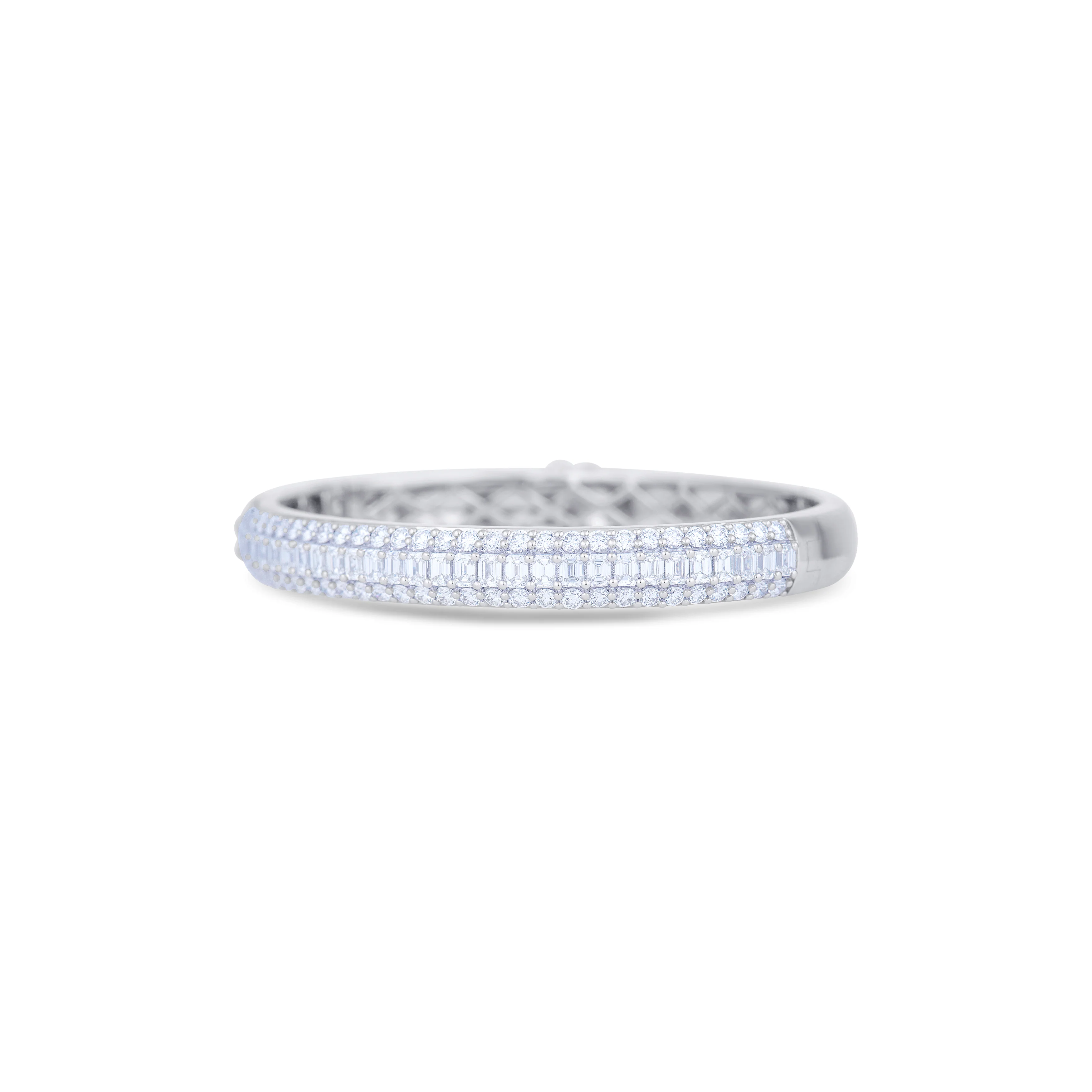 18K White Gold Diamond Bangle - Image 2