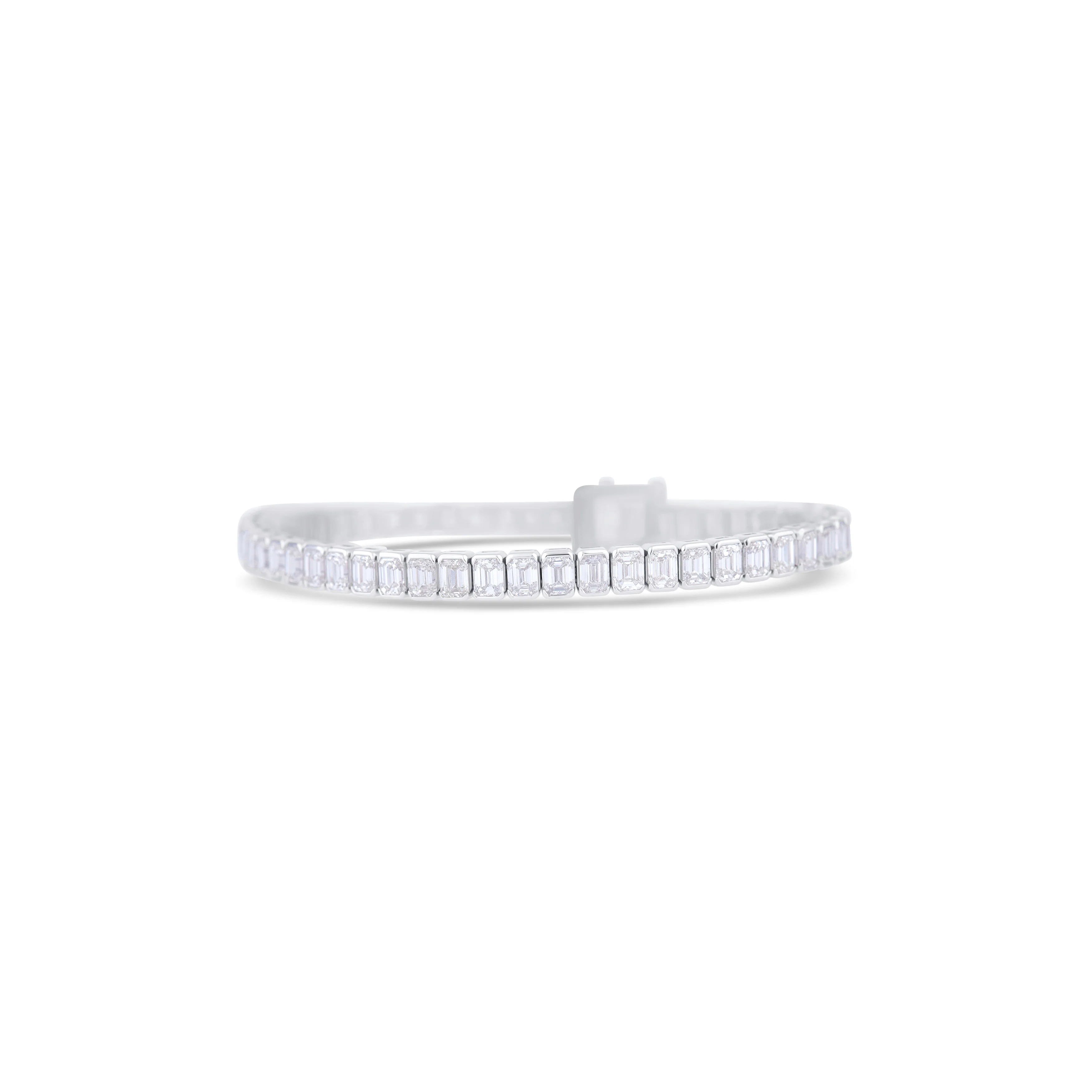 18K White Gold Emerald Cut Diamond Tennis Bracelet - Image 2