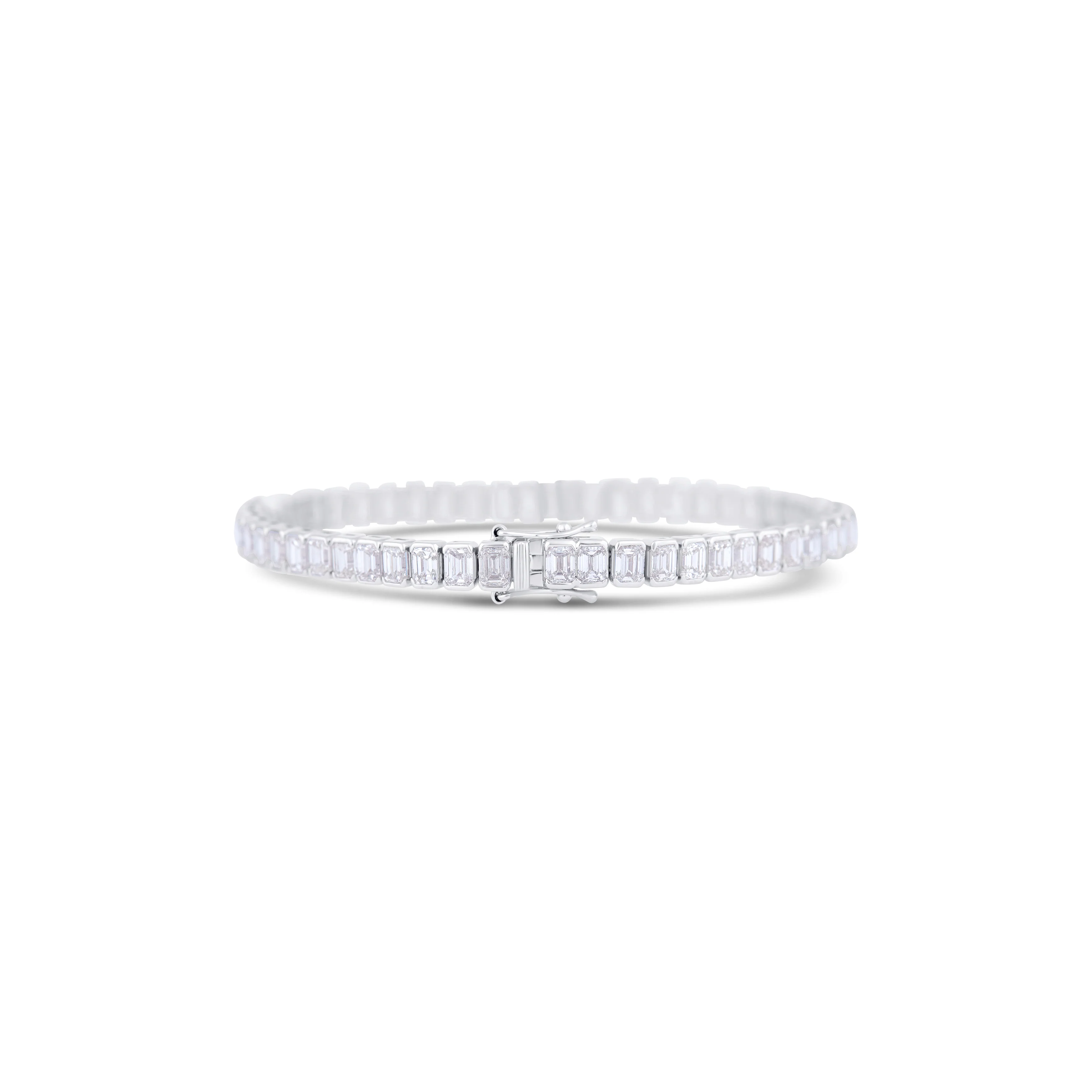 18K White Gold Emerald Cut Diamond Tennis Bracelet - Image 4