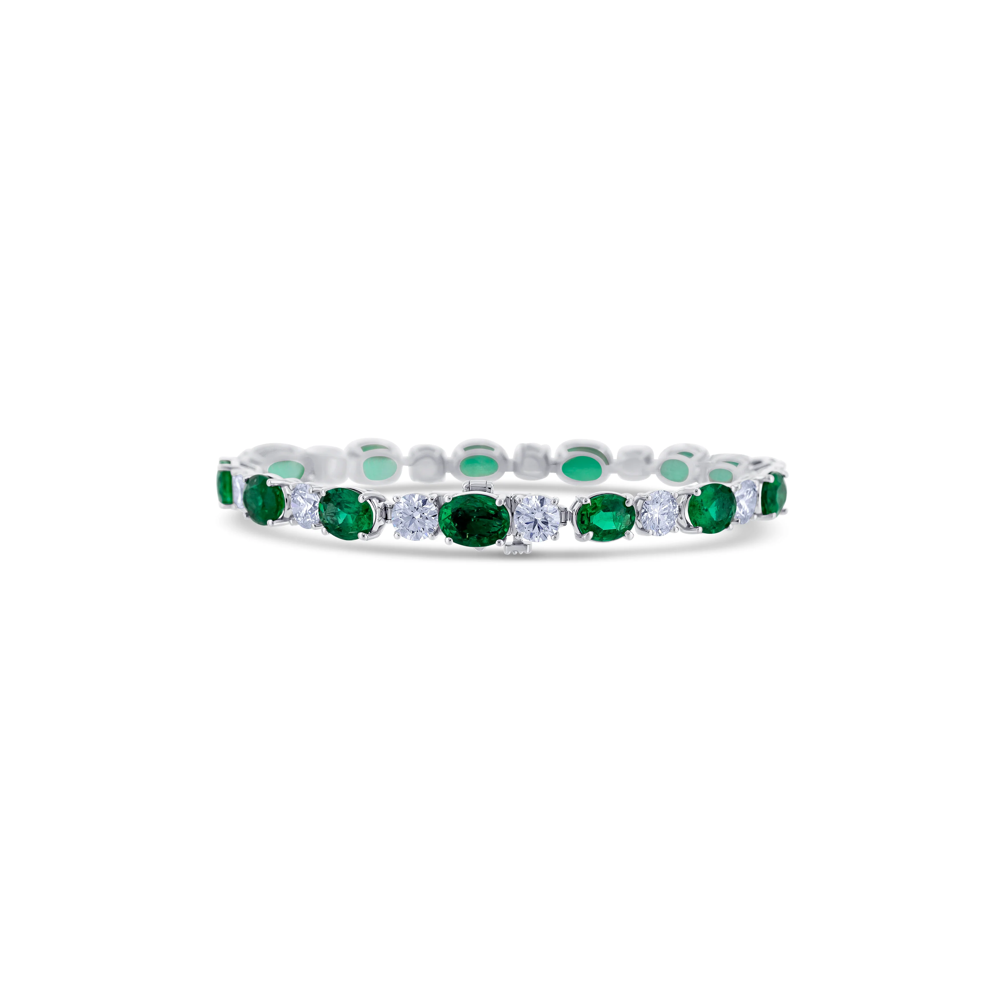 18K White Gold Oval, Emerald and Round Cut Diamonds Tennis Bracelet - Image 4