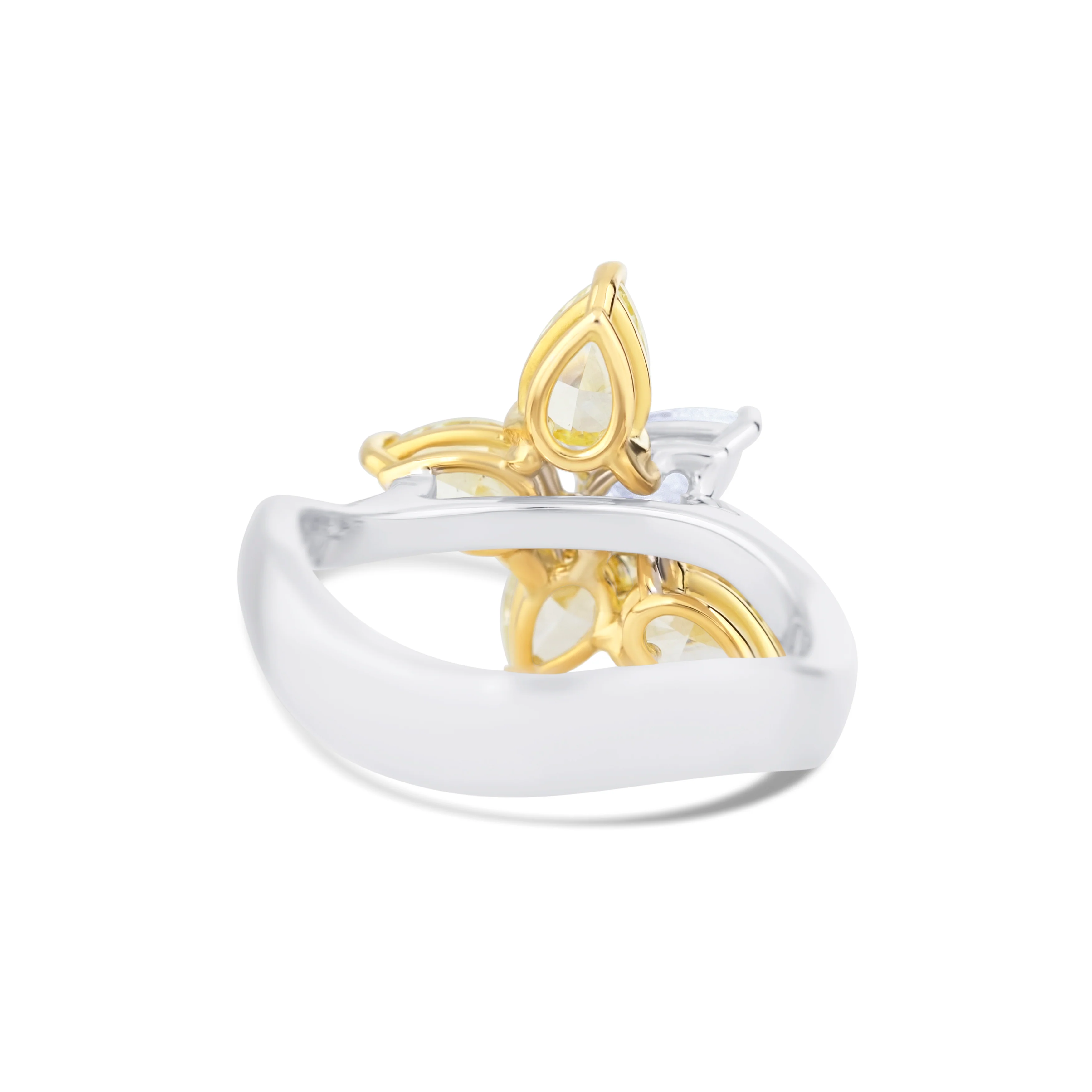 18K White Gold Pear Diamond Fashion Ring - Image 4
