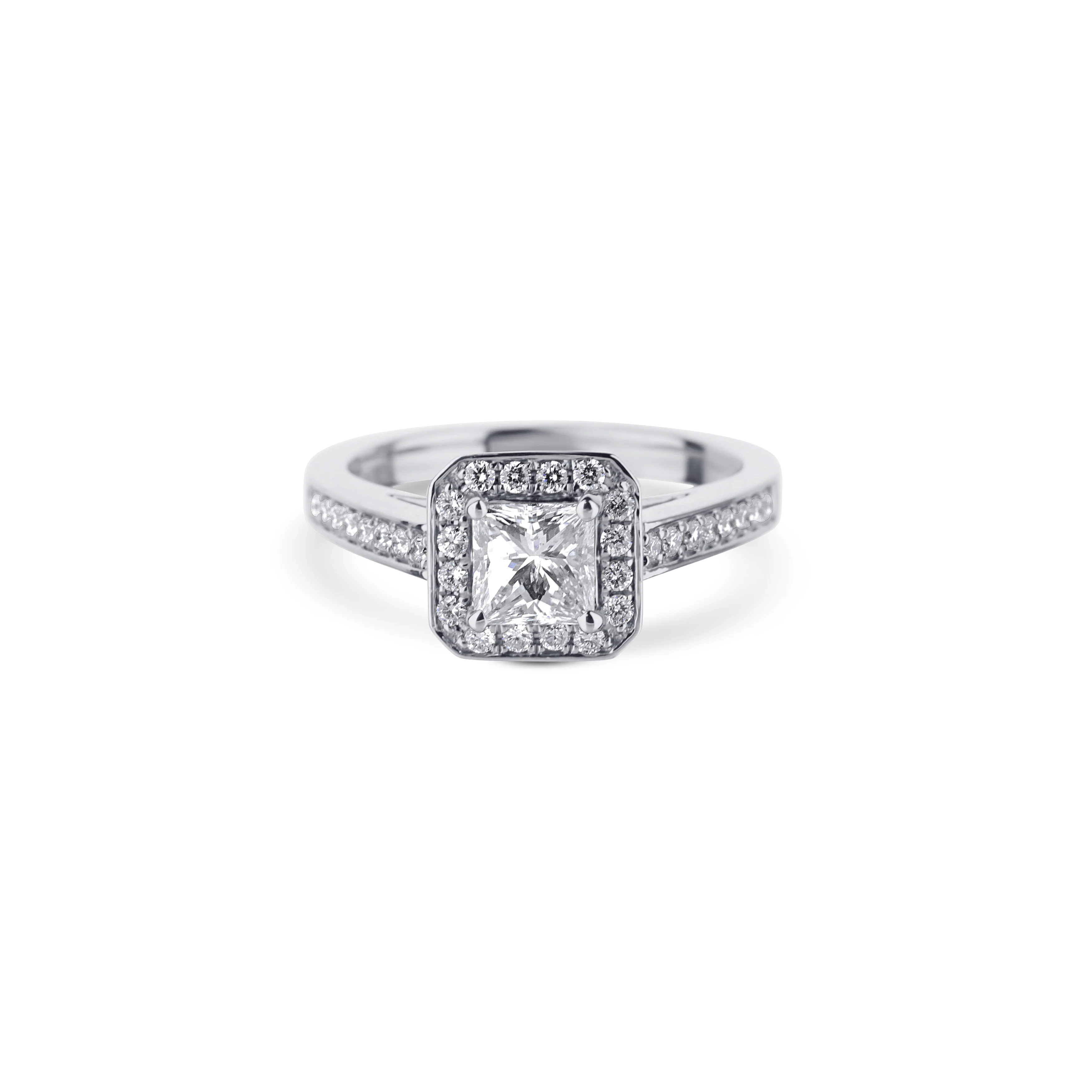 18K White Gold Ring With Princess Cut Diamond And Halo