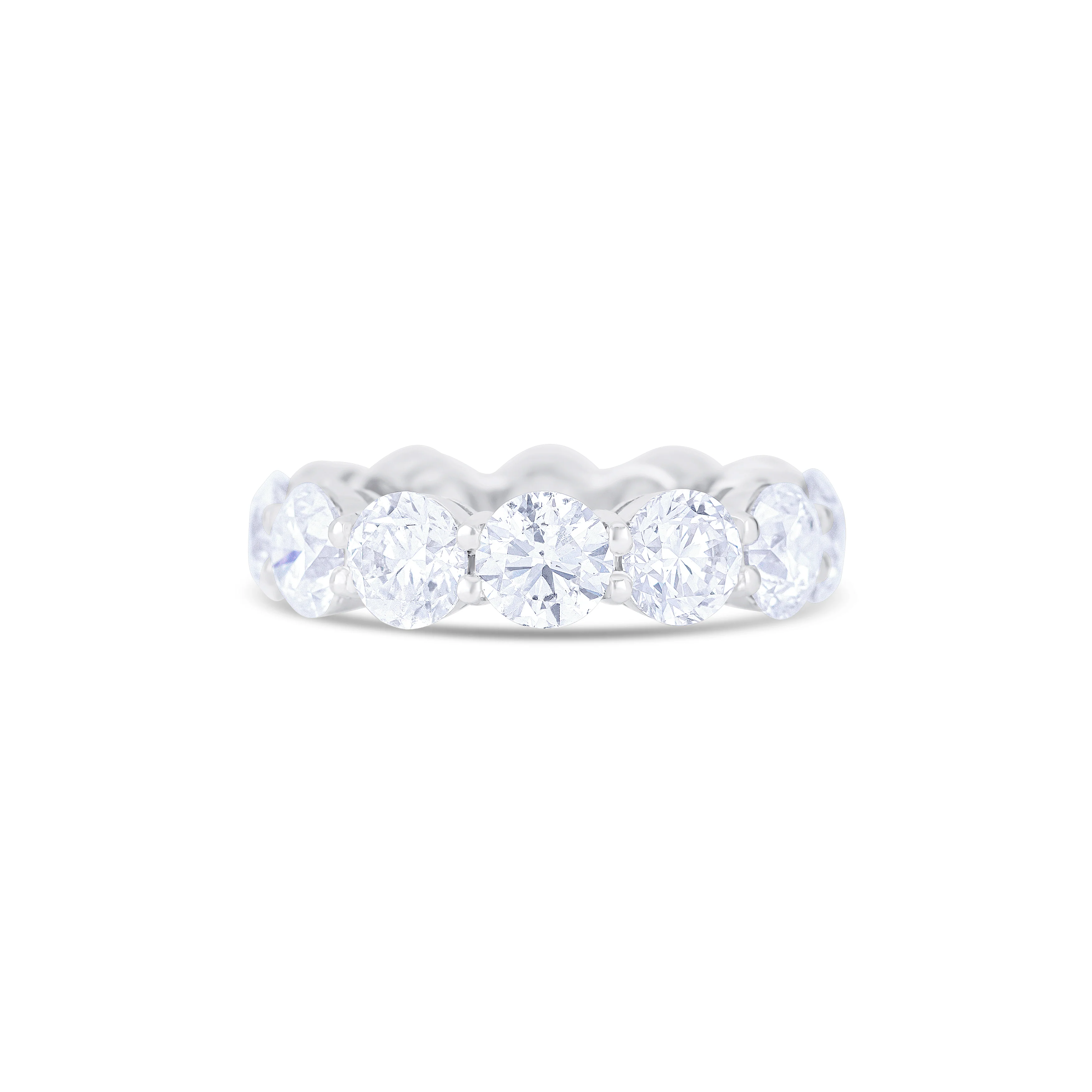 18K White Gold Round Cut Diamond Eternity Wedding Band - Image 2