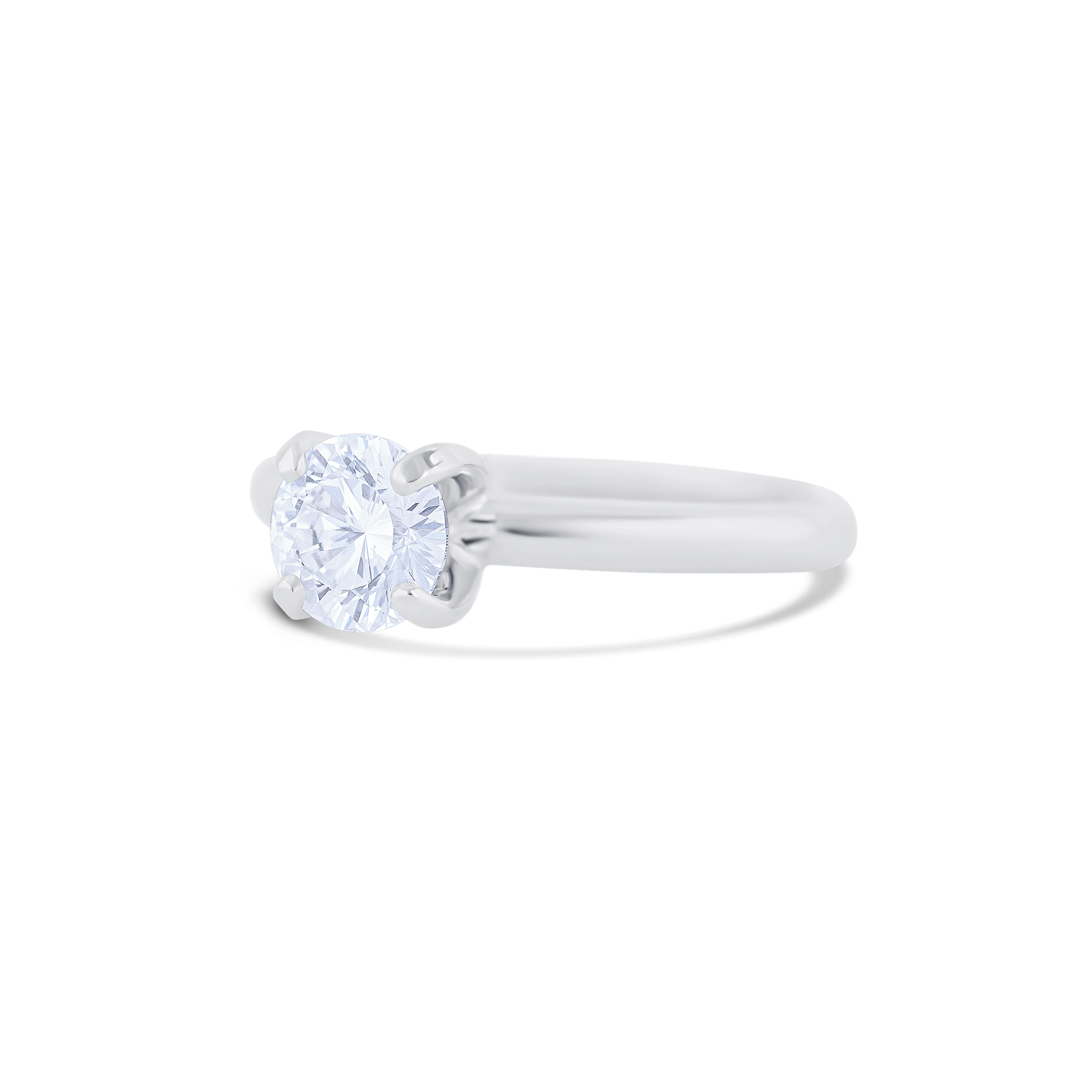 18K White Gold Round Cut Diamond Solitaire Engagement Ring - Image 2