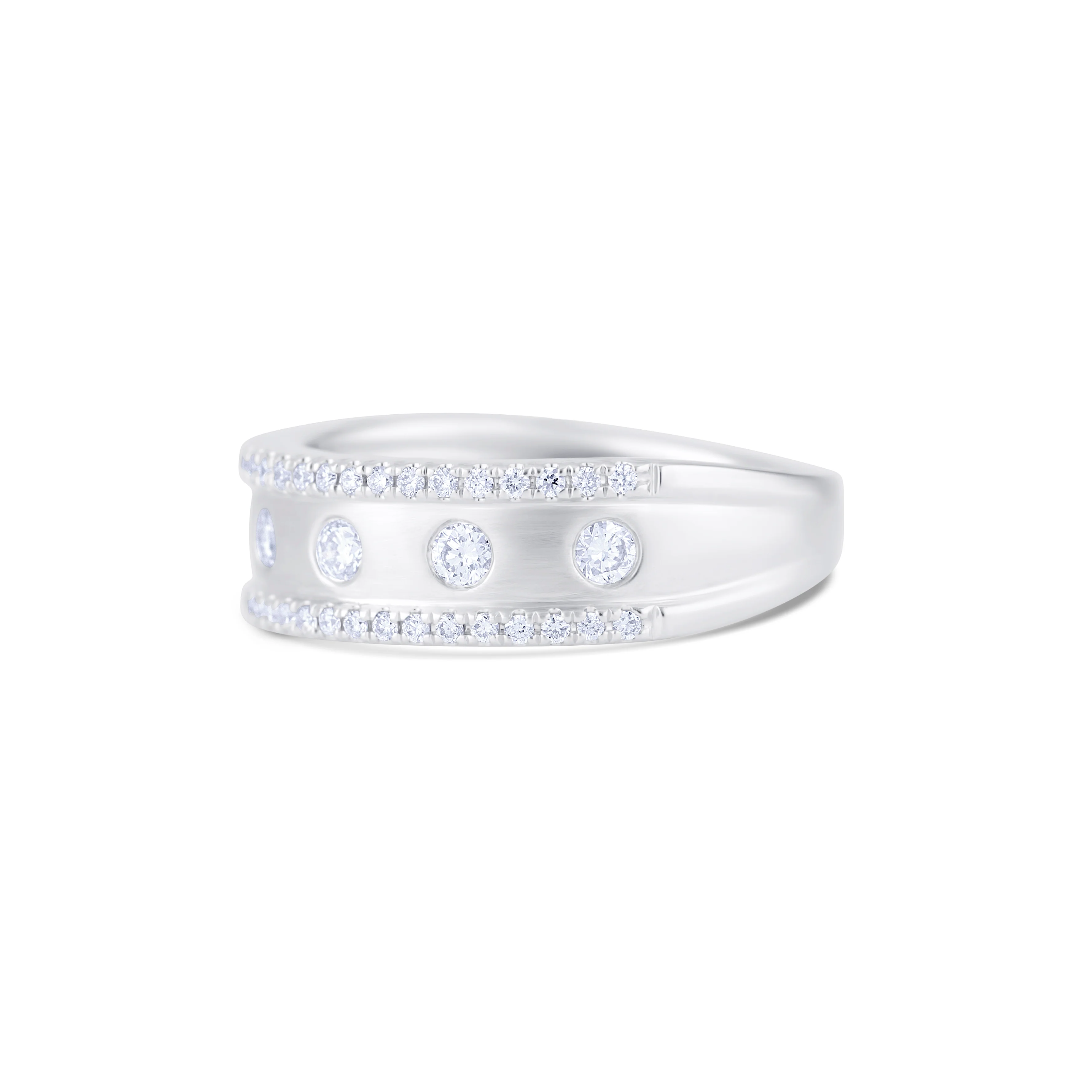 18K White Gold Round Diamond Fashion Ring - Image 2