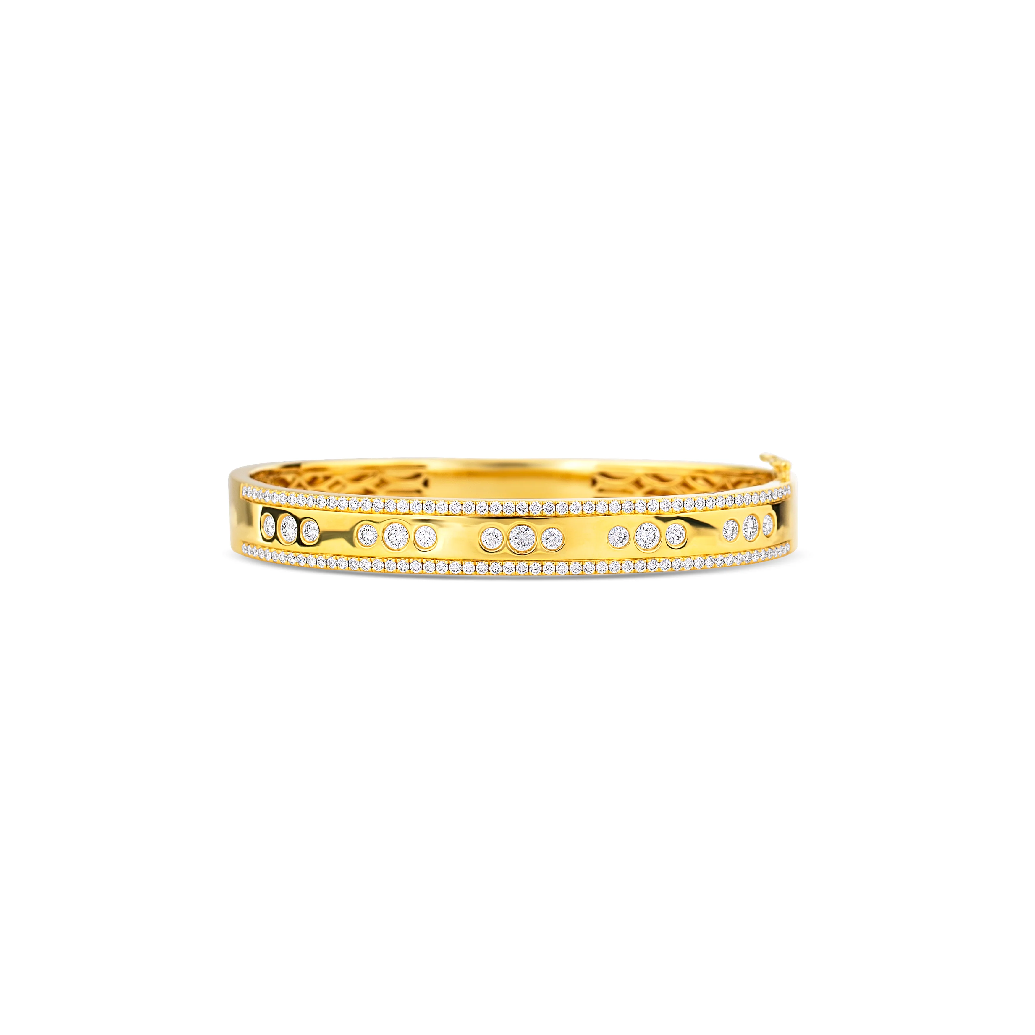 18K Yellow Gold Round Diamond Hinged Bracelet